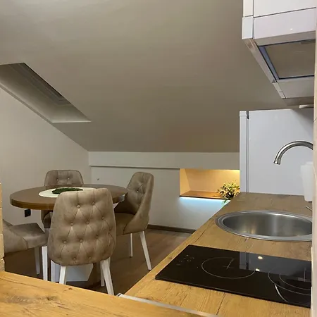 Maki Apartment